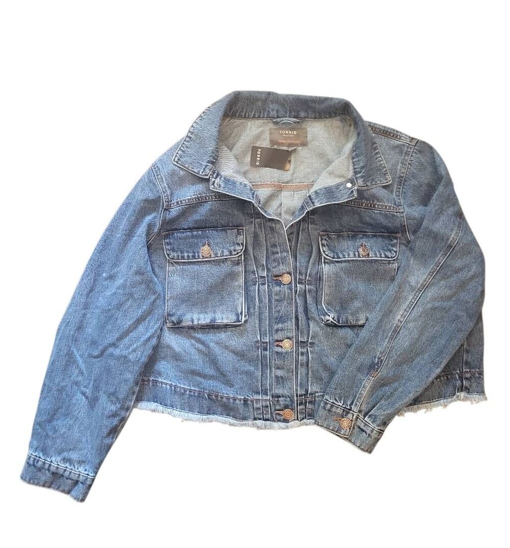 NWT Torrid Jacket Women's 3X Blue Rigid Denim Pleated Vintage Trucker Jean - Picture 3 of 6
